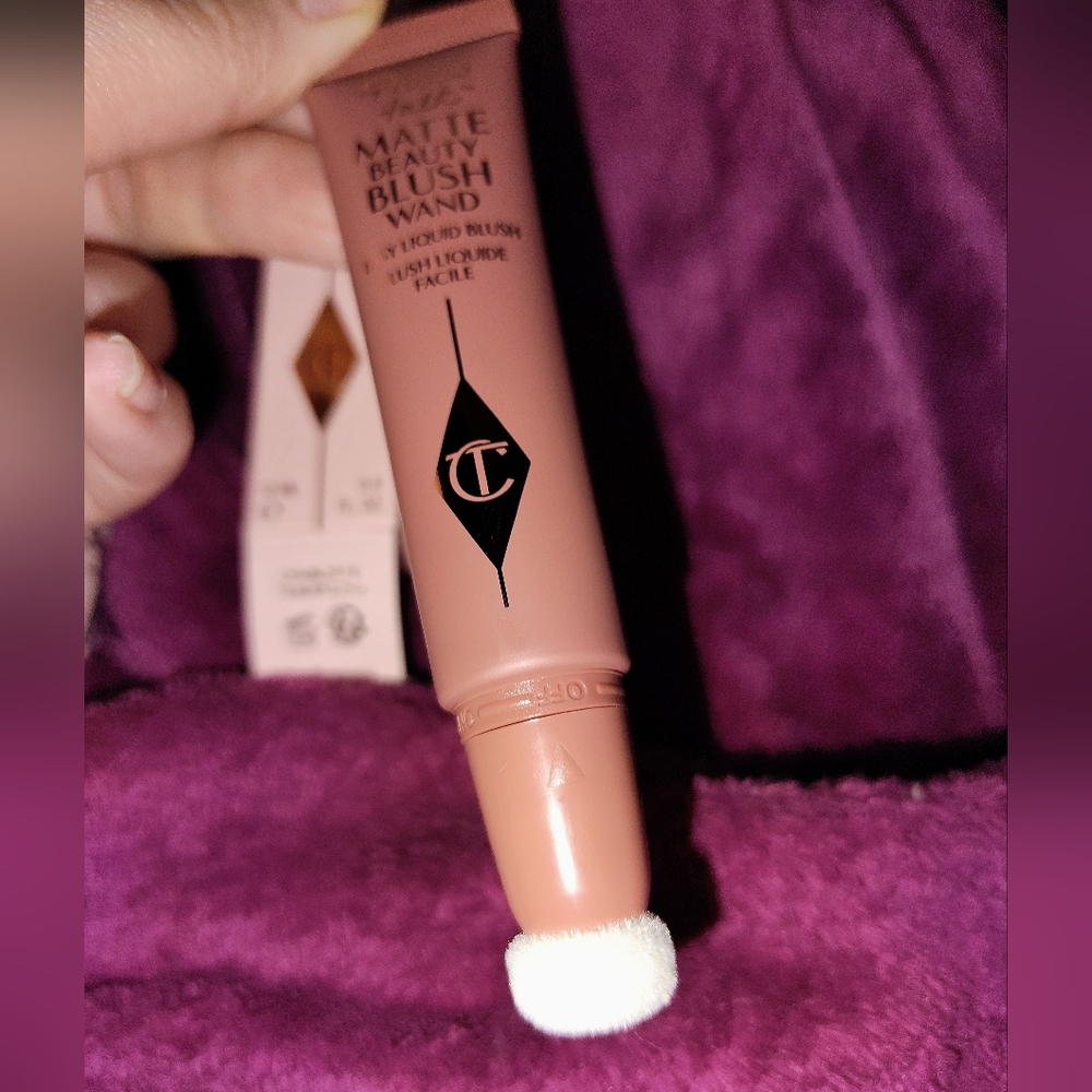 Charlotte Tilbury Matte Blush Wand - Pillow Talk- Nude Pink